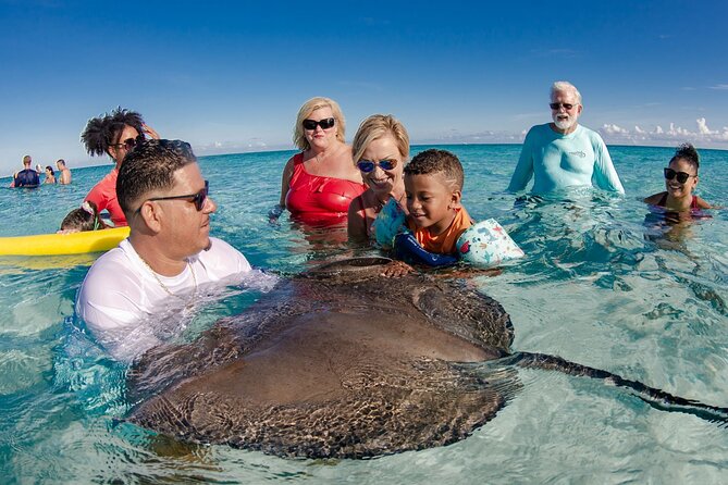 3 Hour Private Charter on Stingray City with Snorkeling - Setting out from the Cayman Islands Yacht Club
