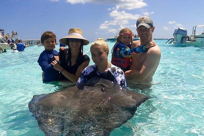 Acquarius Stingray City and Snorkel Tours - A half-day on Grand Cayman’s best-known sandbar