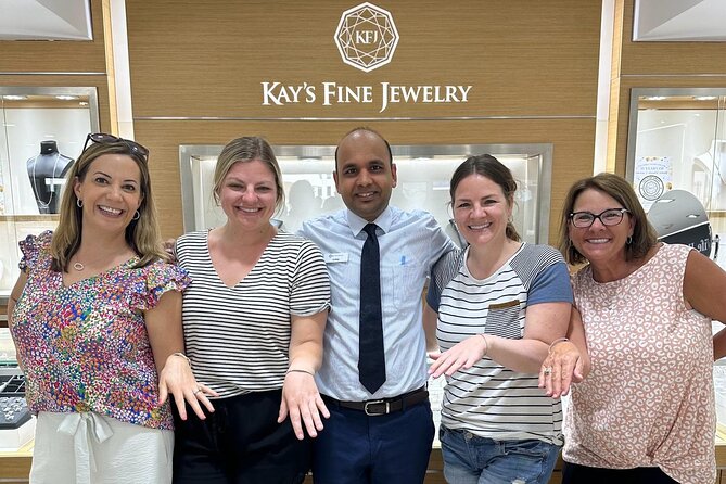 Diamonds and Cocktails a Shopping Experience in Grand Cayman - Is the shopping service respectful of your budget?