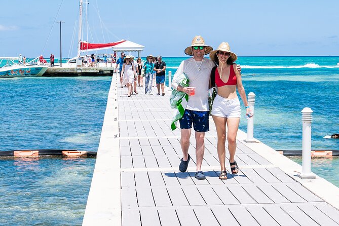 Grand Cayman Catamaran Tour to Stingray City and Rum Point - The catamaran ride between Grand Cayman’s two highlights