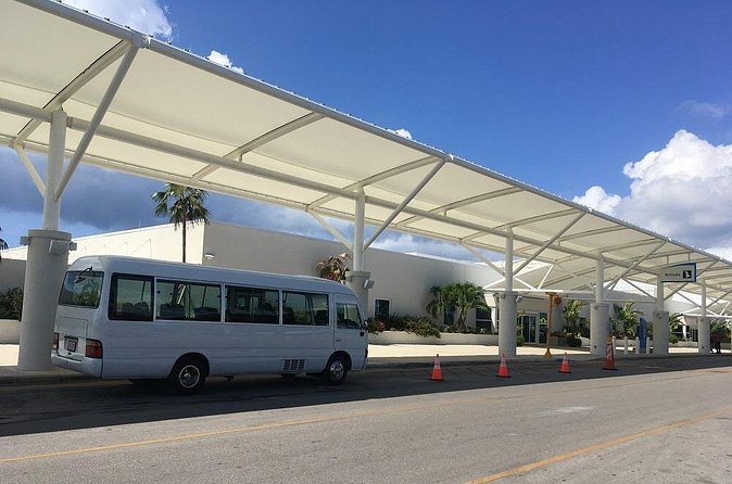 Grand Cayman Shared Airport Transfer - A friendly human touch, with a few meeting-point quirks