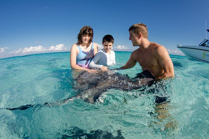 Private boat charter in Grand Cayman - What the boat setup means for your group