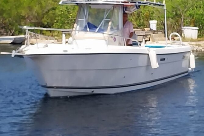 Private Boat Tour in Cayman Islands - Snorkeling over Grand Cayman’s reefs