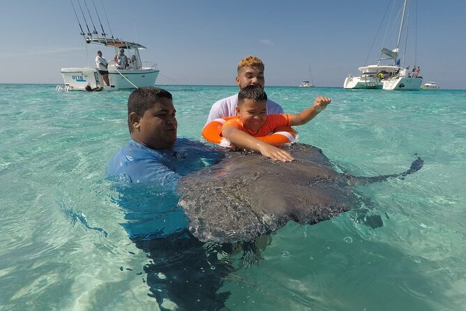 Private Boat Tour in Cayman Islands - Rum Point, lunch, and the limits of a three-hour tour