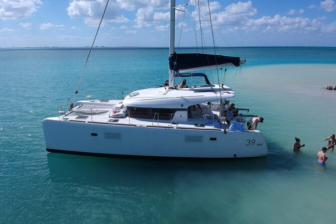 Private Luxury Catamaran Tour to Stingray City and Snorkel - Starfish Point offers a slower hour