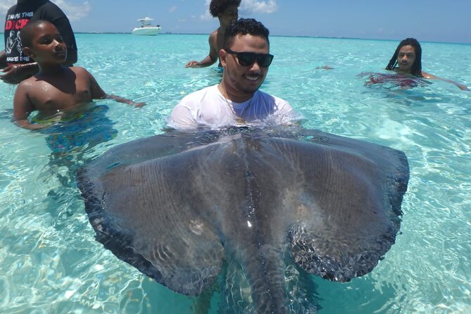 Private Tour to Stingray City & Snorkeling at Coral Gardens - Timing, meeting point, and practical planning