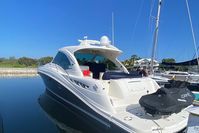 Private Yacht 48 ft Sting Ray City, Snorkel & Starfish Beach - Stingray City, with time to settle in