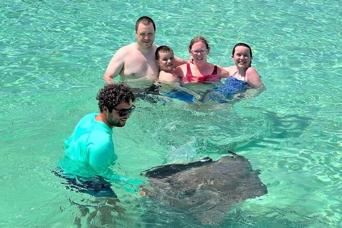 Stingray City and Snorkeling Private Charter - Your first stop at Stingray City