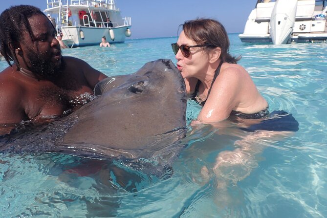 Stingray City, Star fish Point and Snorkeling Private Boat Tour - Starfish Point gives the tour a gentler finish