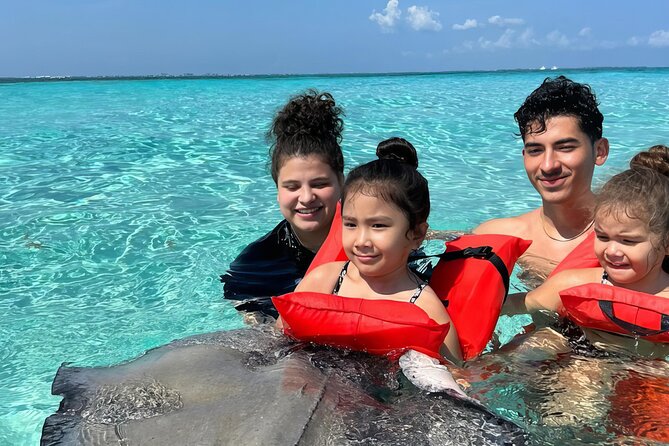 StingrayCity ,Coral Garden & Starfish Tour. - Who will enjoy this Grand Cayman boat tour