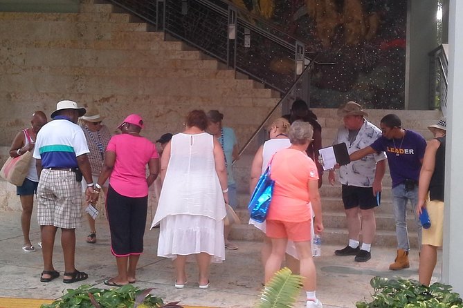 West Bay Sightseeing Tour Plus Seven Mile Beach Visit - Tortuga rum cake and rum sampling